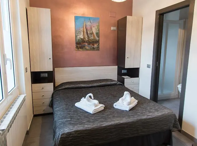 فندق مبيت وإفطار Le Logge فنتيميليا